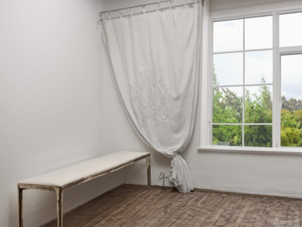 Tenda in lino naturale con decoro intagliato bianco 150x245 Calipso di Mia