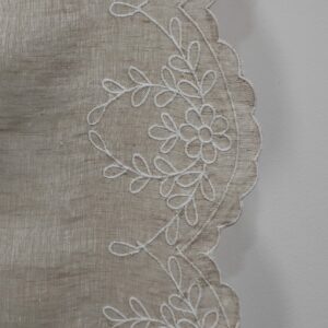 Tenda in lino naturale con decoro intagliato bianco 150x290 Athena di Mia - immagine 3